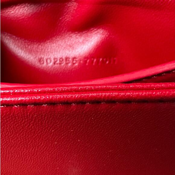 Alexander McQueen Small Seal Bag Blood Red Silver NWT - Picture 4 of 8